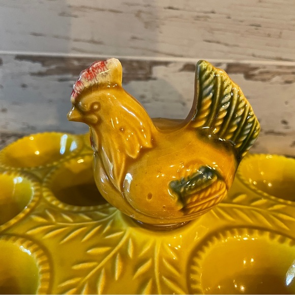 Vtg California Pottery S30 Deviled Egg Round Platter Raised Center Rooster Hen - Picture 3 of 9